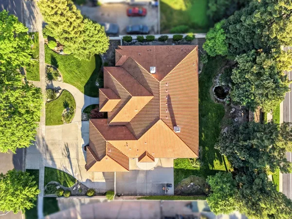 $875,000 | 3403 East Vassar Court, Visalia, CA 93292