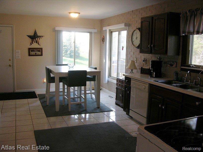 6022 Atlas Road Grand Blanc, MI 48439 - Photo 20 of 25 DSCN7396.JPG