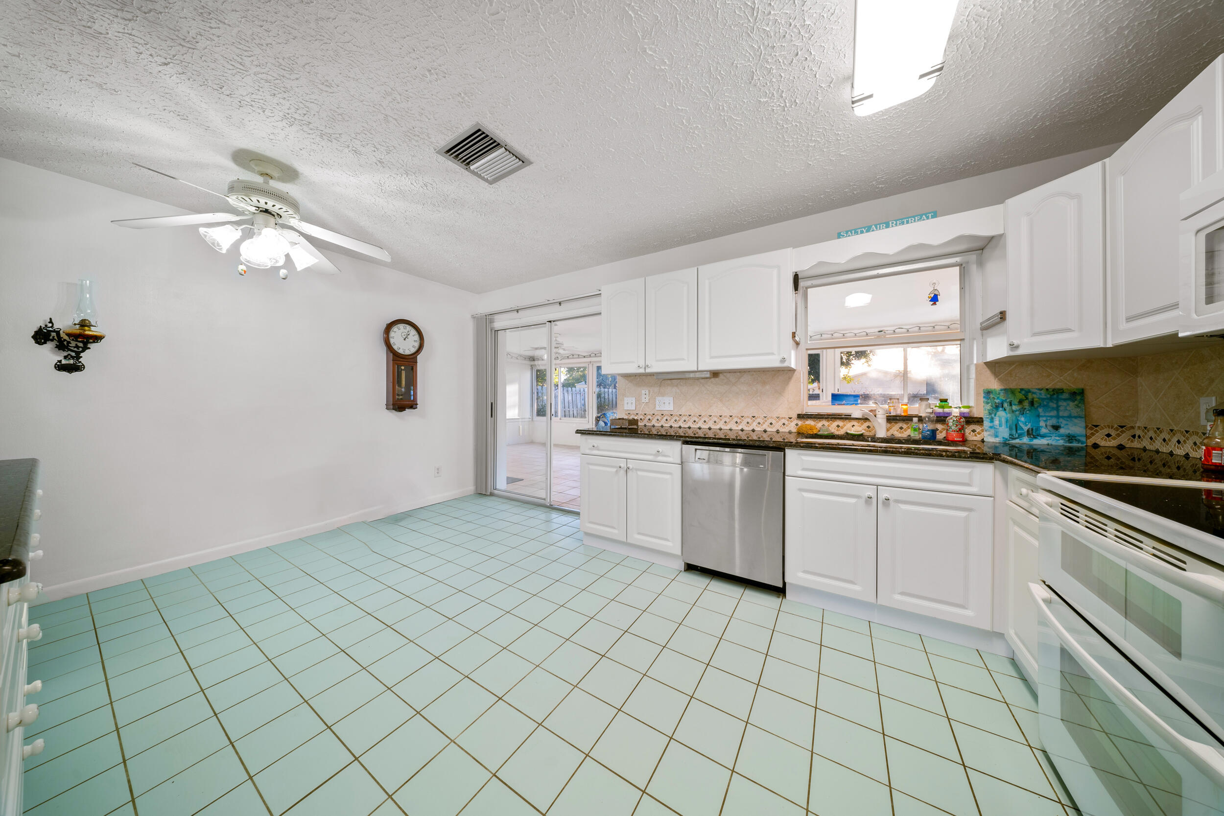 311 Granada Street Fort Pierce, FL 34949 - Photo 15 of 59 10_dsc04647