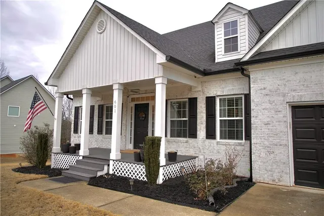 $389,000 | 601 Birchwood Drive, Temple, GA 30179