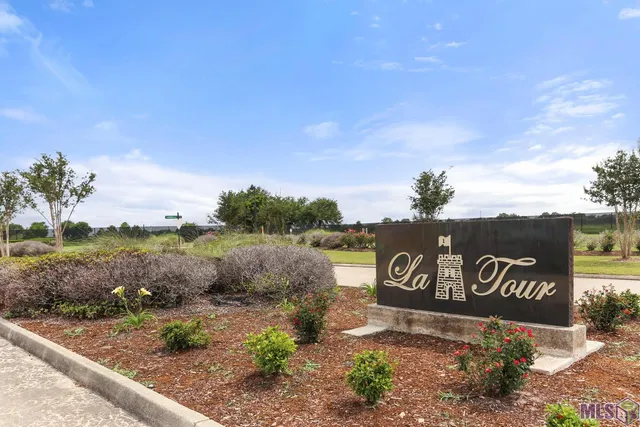 $395,000 | 266 Latour Boulevard, Mathews, LA 70375