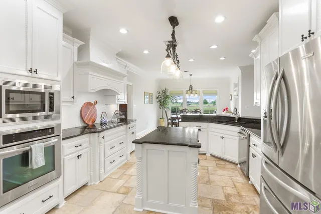 $485,000 | 266 Latour Boulevard, Mathews, LA 70375