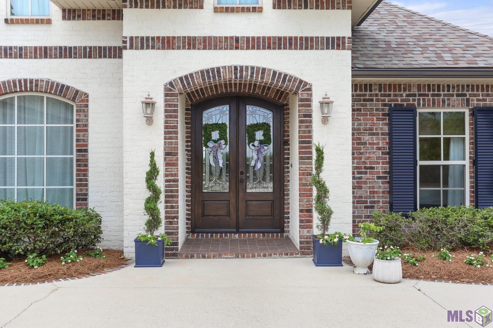 266 Latour Boulevard Mathews, LA 70375 - Photo 2 of 42