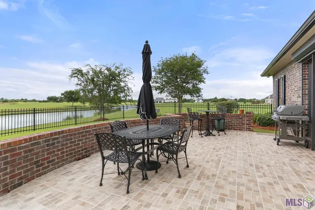 $485,000 | 266 Latour Boulevard, Mathews, LA 70375