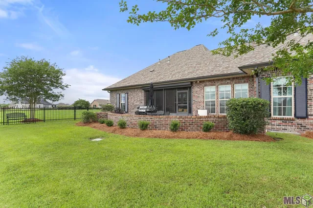 $485,000 | 266 Latour Boulevard, Mathews, LA 70375