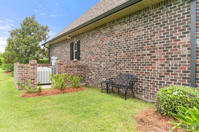 $485,000 | 266 Latour Boulevard, Mathews, LA 70375
