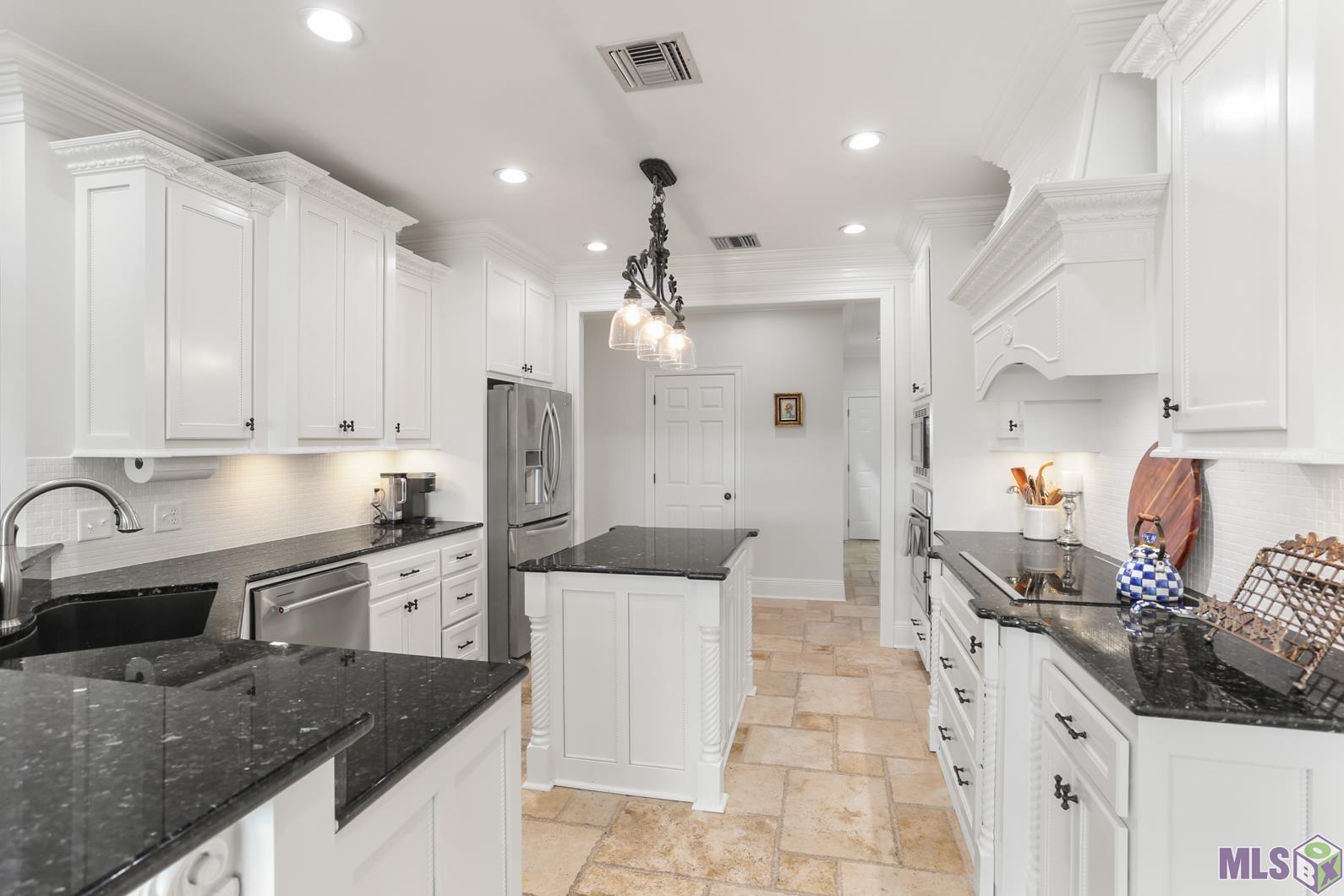 266 Latour Boulevard Mathews, LA 70375 - Photo 10 of 42