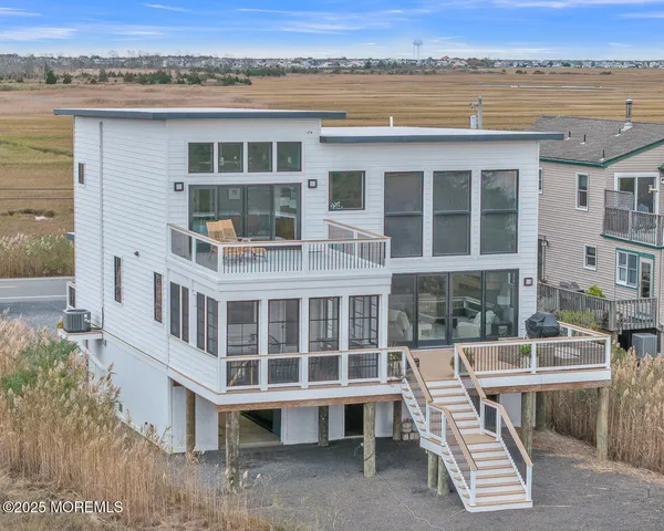 a view of a large building with a balcony