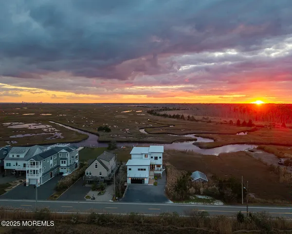 $1,400,000 | 637 Cedar Run Dock Road, West Creek, NJ 08092