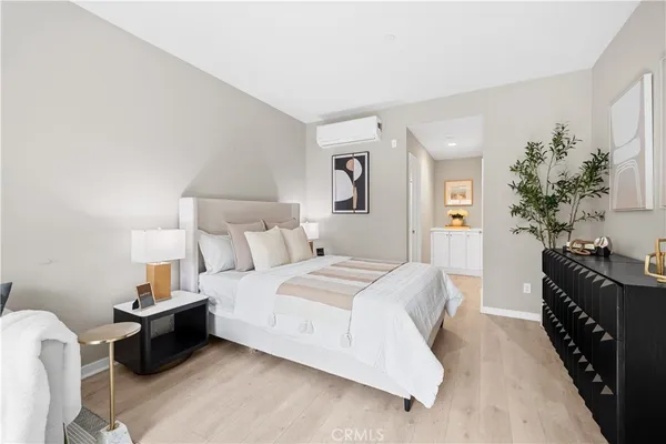 $5,300 | 115 Episode, Irvine, CA 92618