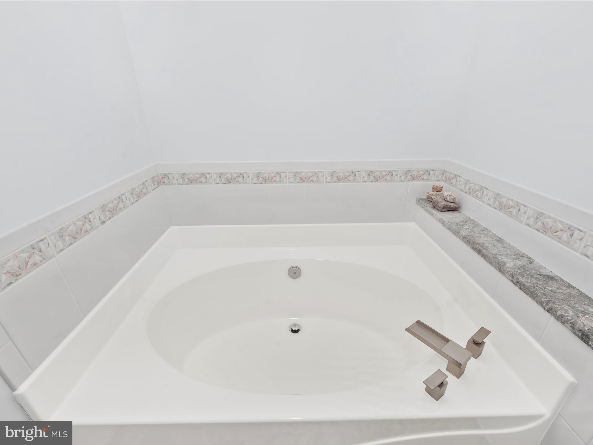 13128 Jesse Smith Road Mount Airy, MD 21771 - Photo 30 of 57 Primary Bathroom with soaking tub