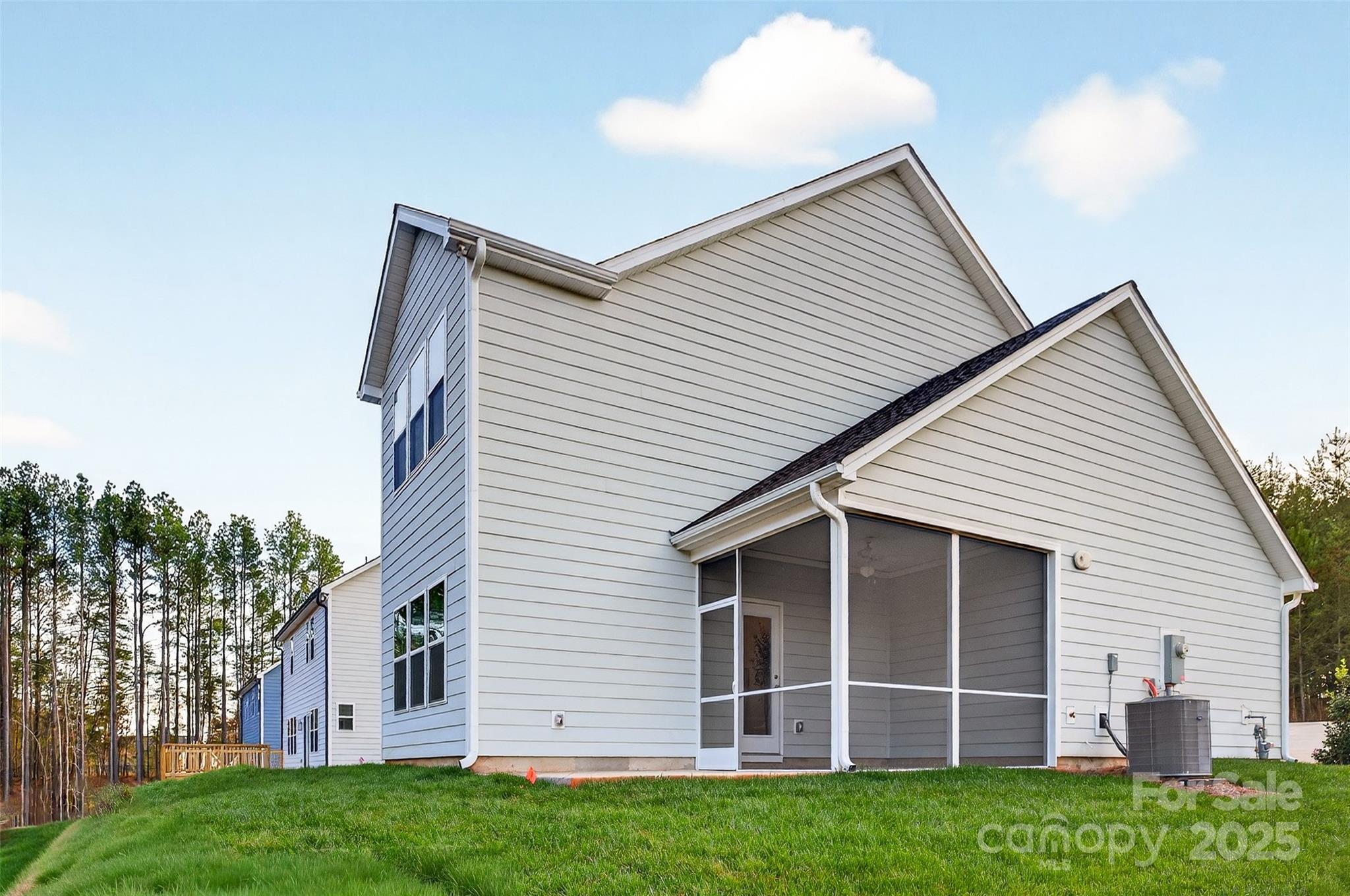 10423 Lakeshore Drive, Unit 71 Lancaster, SC 29720 - Photo 31 of 31 a view of a back yard of the house