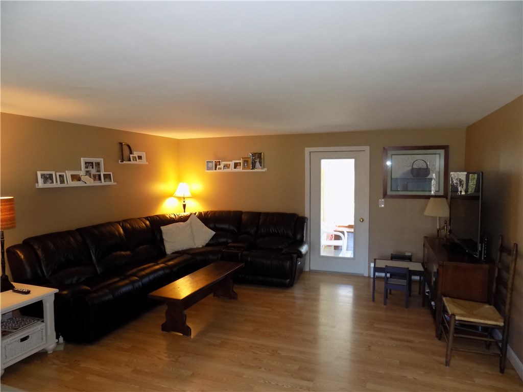 793 S Road South Kingstown, RI 02879 - Photo 6 of 13 Living Room