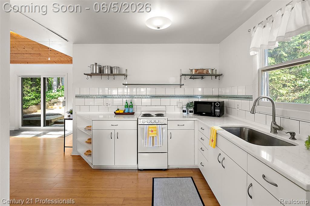 1420 Pettibone Lake Road Highland, MI 48356 - Photo 46 of 83