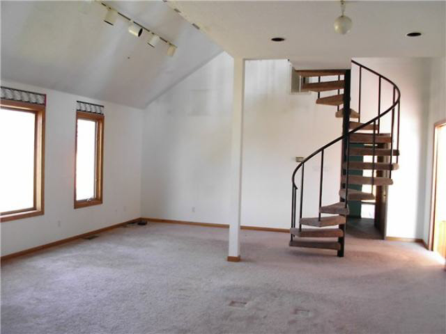 12739 West County Road Albany, IN 47320 - Photo 3 of 9 Gallery Image 3