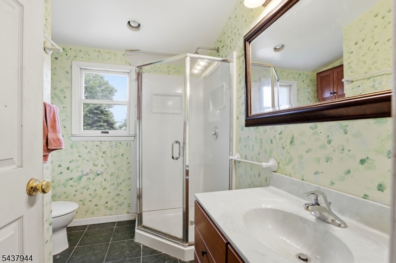 641 Greenbrook Road North Plainfield, NJ 07063 - Photo 23 of 36