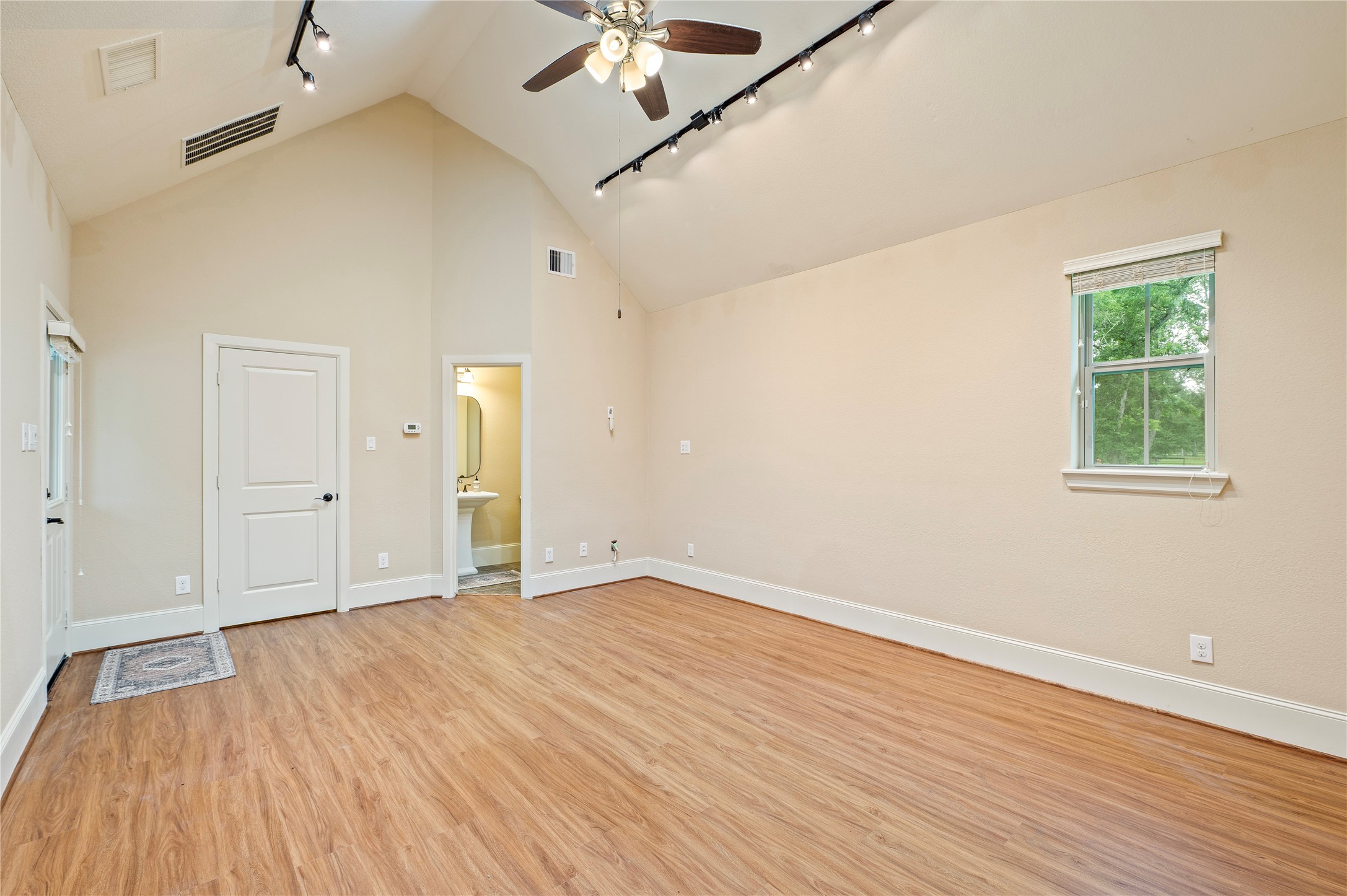17126 Hamill Drive Rosharon, TX 77583 - Photo 50 of 50 Large additional room with half bath.
