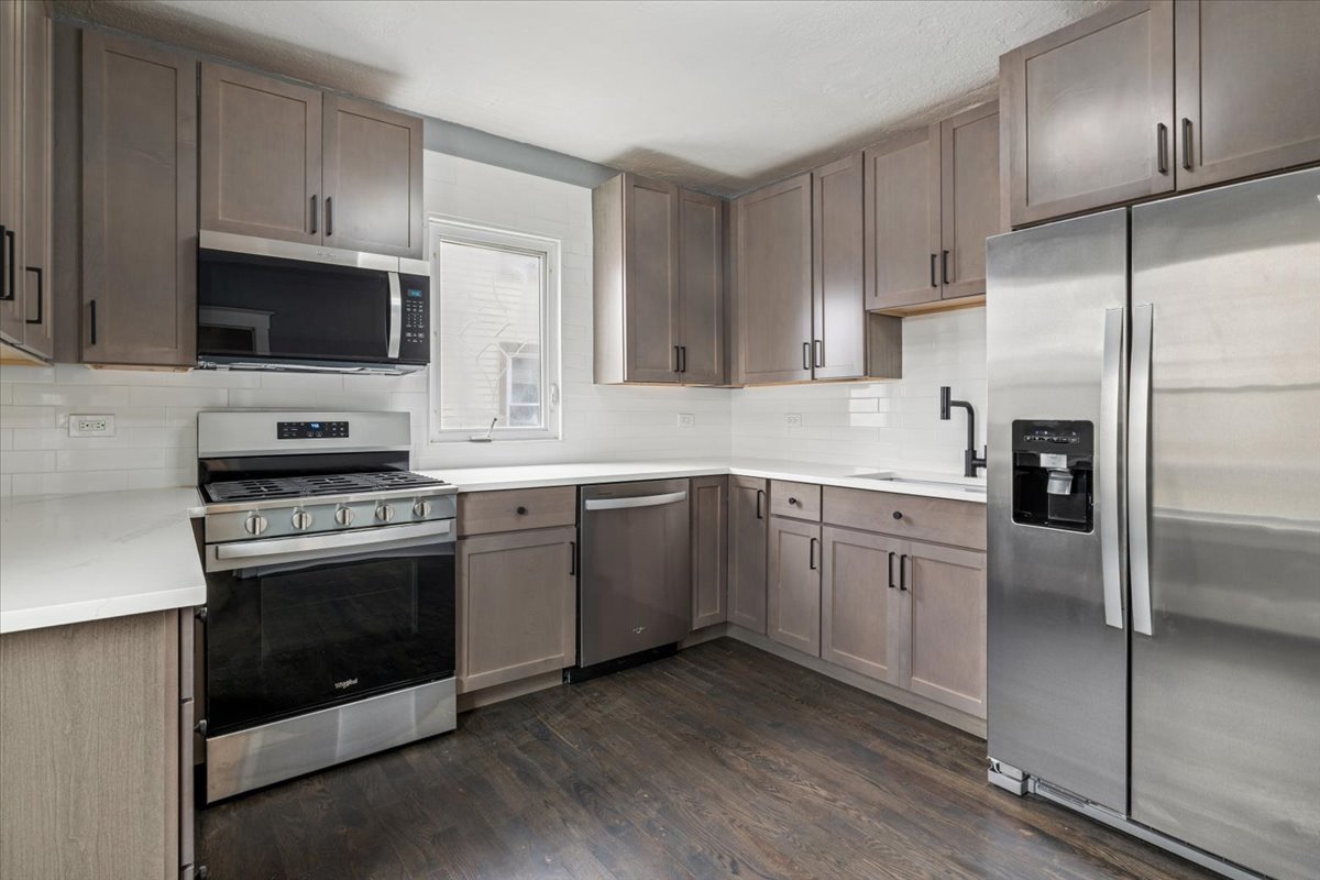 446 South Jackson Street Waukegan, IL 60085 - Photo 13 of 23