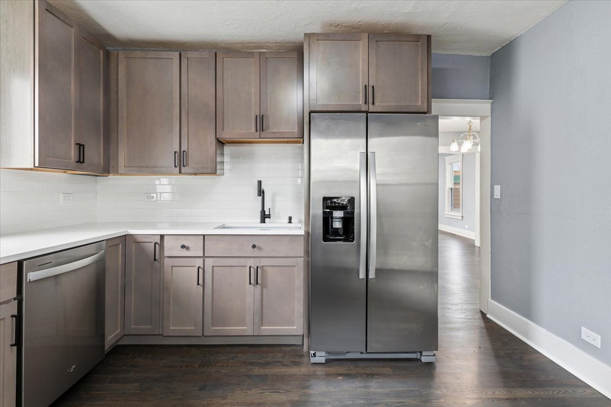 446 South Jackson Street Waukegan, IL 60085 - Photo 14 of 23