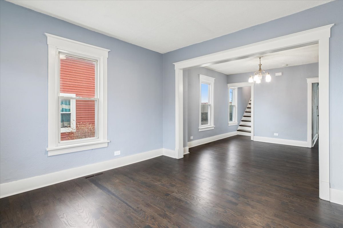 446 South Jackson Street Waukegan, IL 60085 - Photo 2 of 23