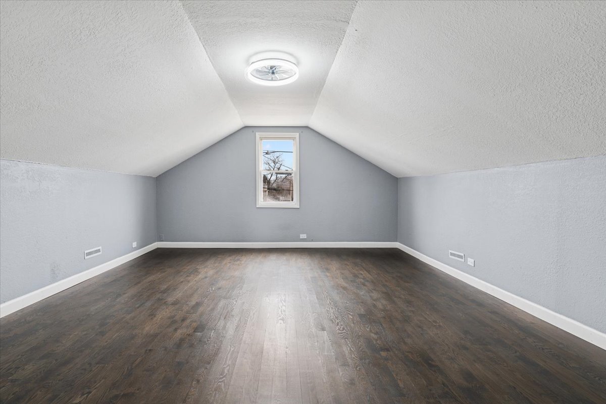 446 South Jackson Street Waukegan, IL 60085 - Photo 9 of 23