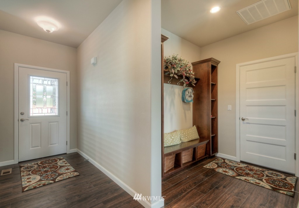 4822 Rosa Court Lacey, WA 98503 - Photo 2 of 24 Gallery Image 2