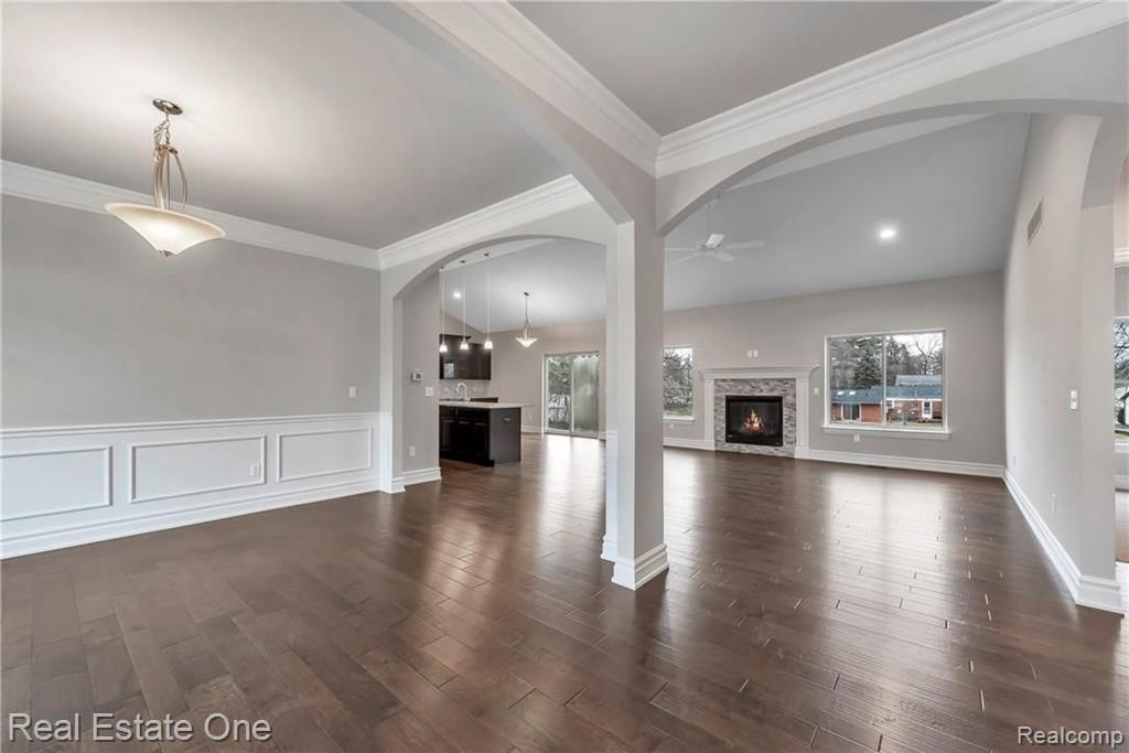 3781 Milano Ct. Rochester Hills, MI 48307 - Photo 8 of 38