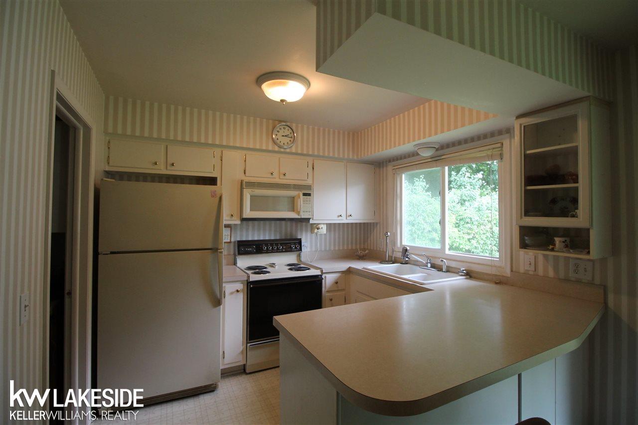 1321 West Judd Road Flint, MI 48507 - Photo 6 of 10