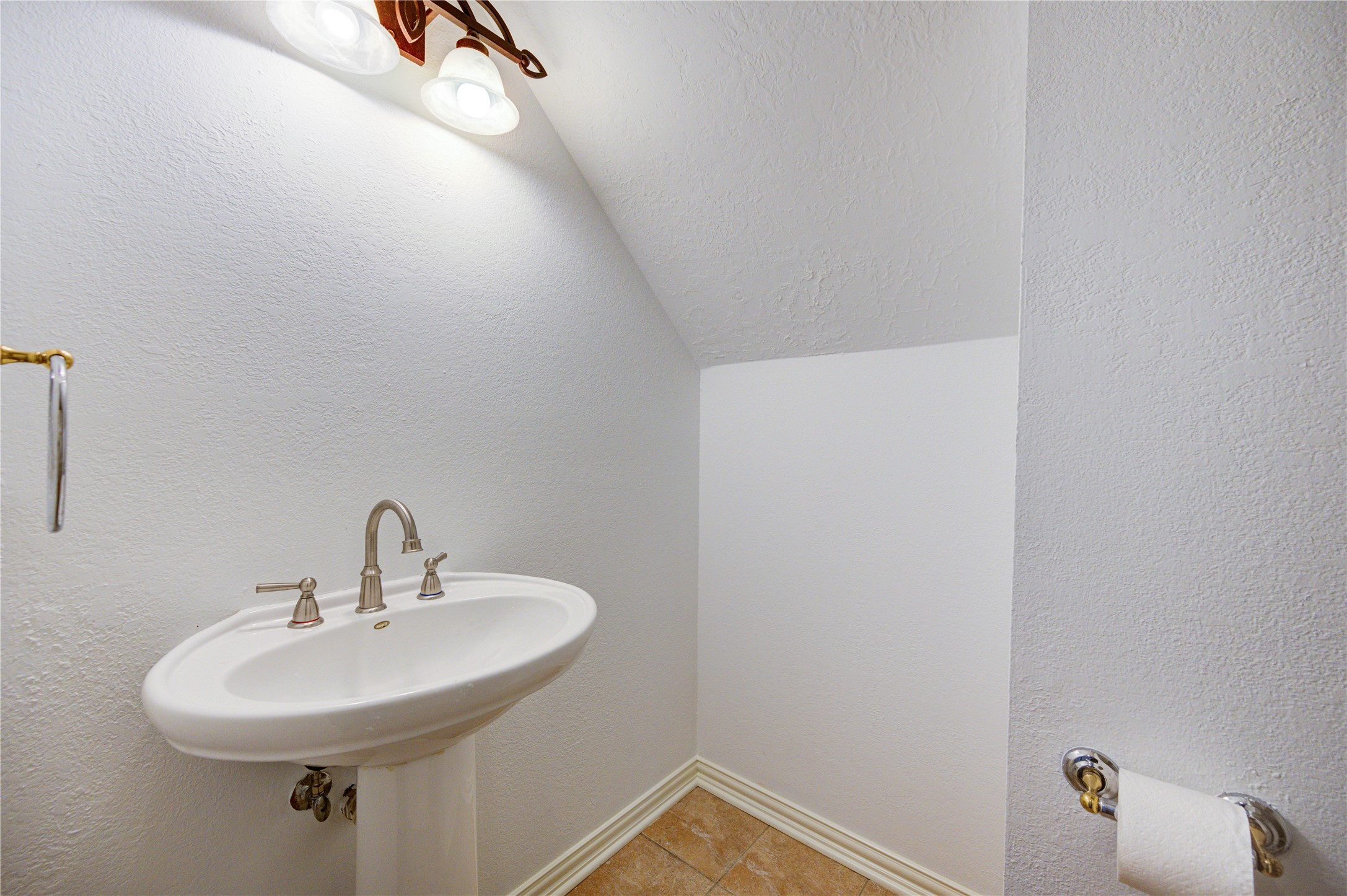 3639 Fir Forest Drive Spring, TX 77388 - Photo 29 of 44 a bathroom with a sink and mirror
