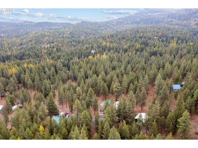 a view of a outdoor space