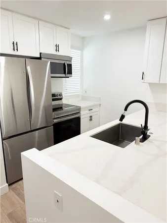 $2,450 | 17000 Burbank Boulevard, Unit 203, Encino, CA 91316