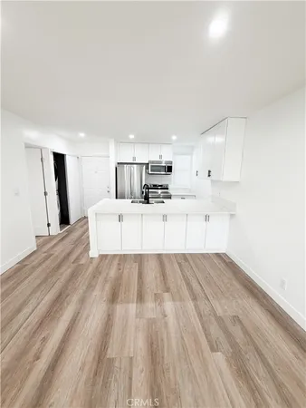 $2,450 | 17000 Burbank Boulevard, Unit 203, Encino, CA 91316