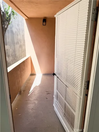 $2,450 | 17000 Burbank Boulevard, Unit 203, Encino, CA 91316