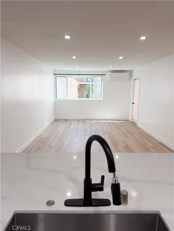 $2,450 | 17000 Burbank Boulevard, Unit 203, Encino, CA 91316