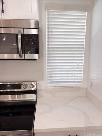 $2,450 | 17000 Burbank Boulevard, Unit 203, Encino, CA 91316