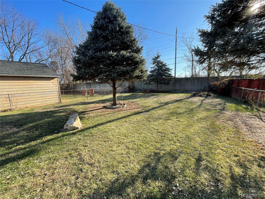 26431 Trowbridge Street Inkster, MI 48141 - Photo 13 of 34