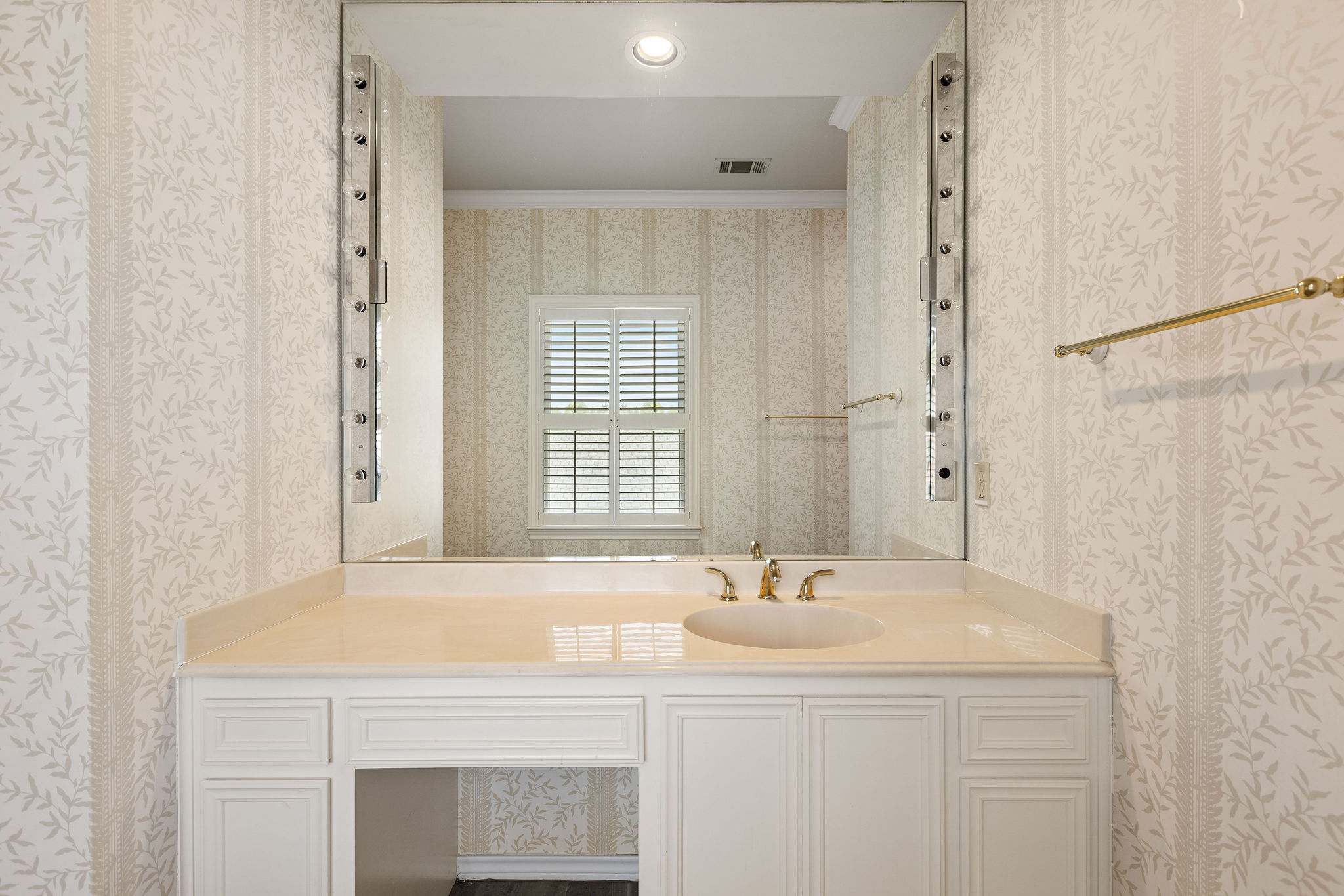 2834 Montebello Road, Unit B11 Austin, TX 78746 - Photo 35 of 39