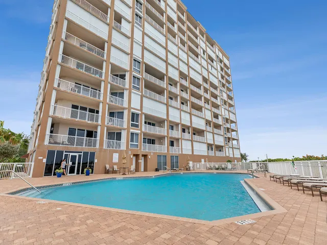 a view of a tall building