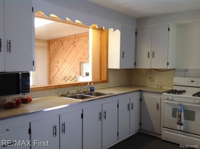 28591 Cotton Road New Baltimore, MI 48047 - Photo 9 of 37 kitchen view 3.jpg