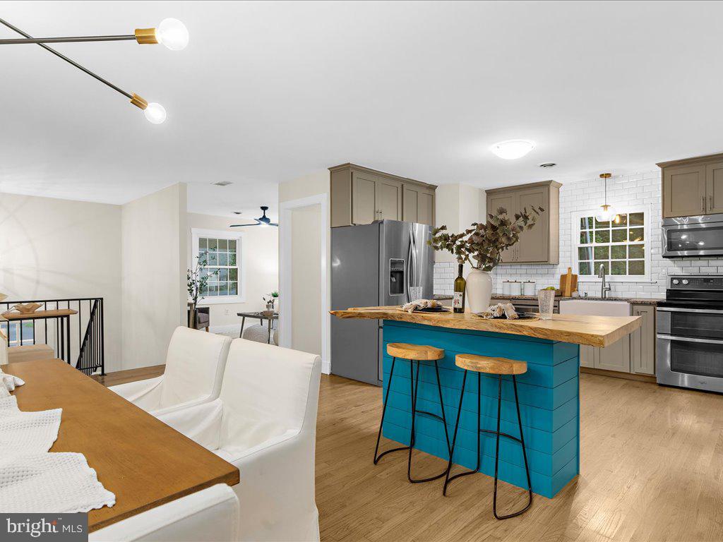 77 Brooks Road Arnold, MD 21012 - Photo 3 of 62