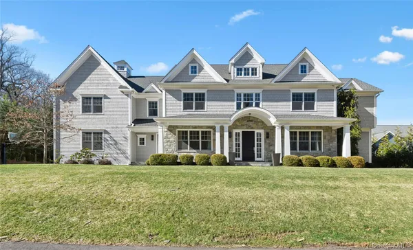 $2,250,000 | 4 Ravenglass Drive, Stamford, CT 06903