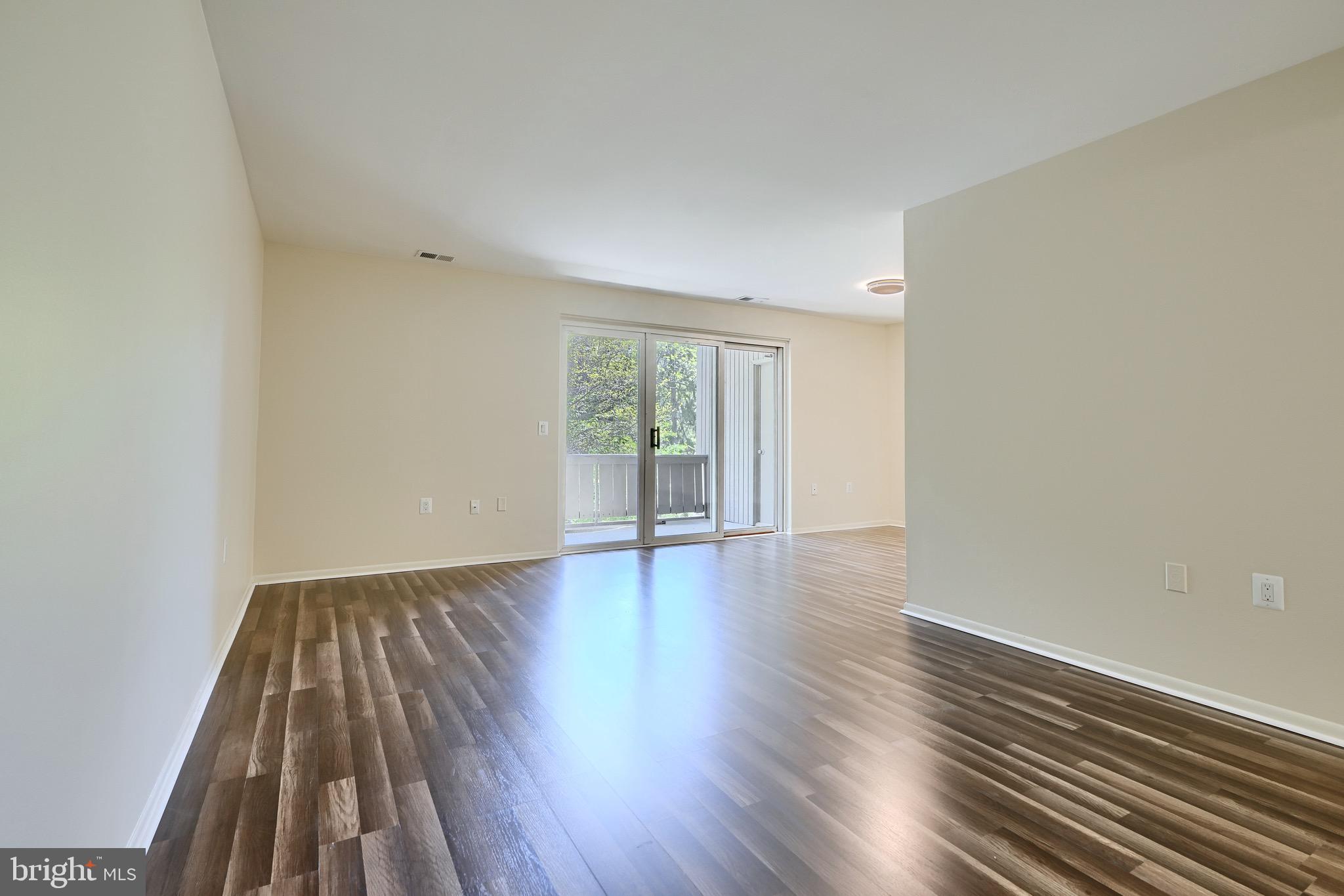 106 Cross Keys Road, Unit R106C Baltimore, MD 21210 - Photo 12 of 26 Spacious Living Room