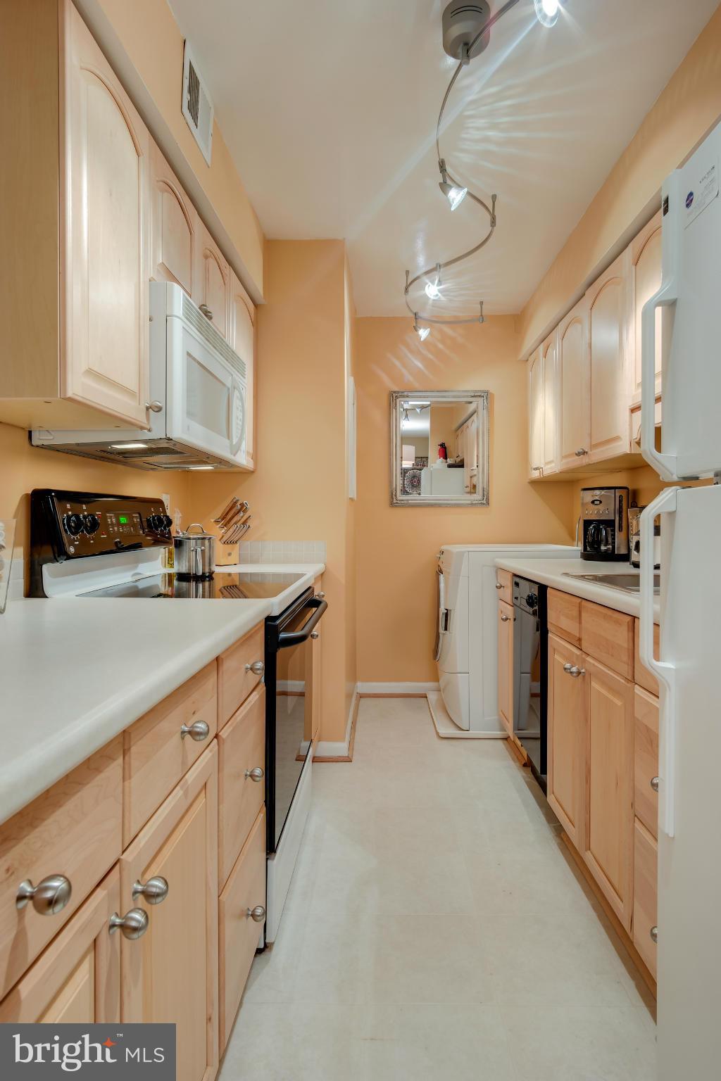 5907 Bayshire Road, Unit 191 Springfield, VA 22152 - Photo 5 of 30 Kitchen