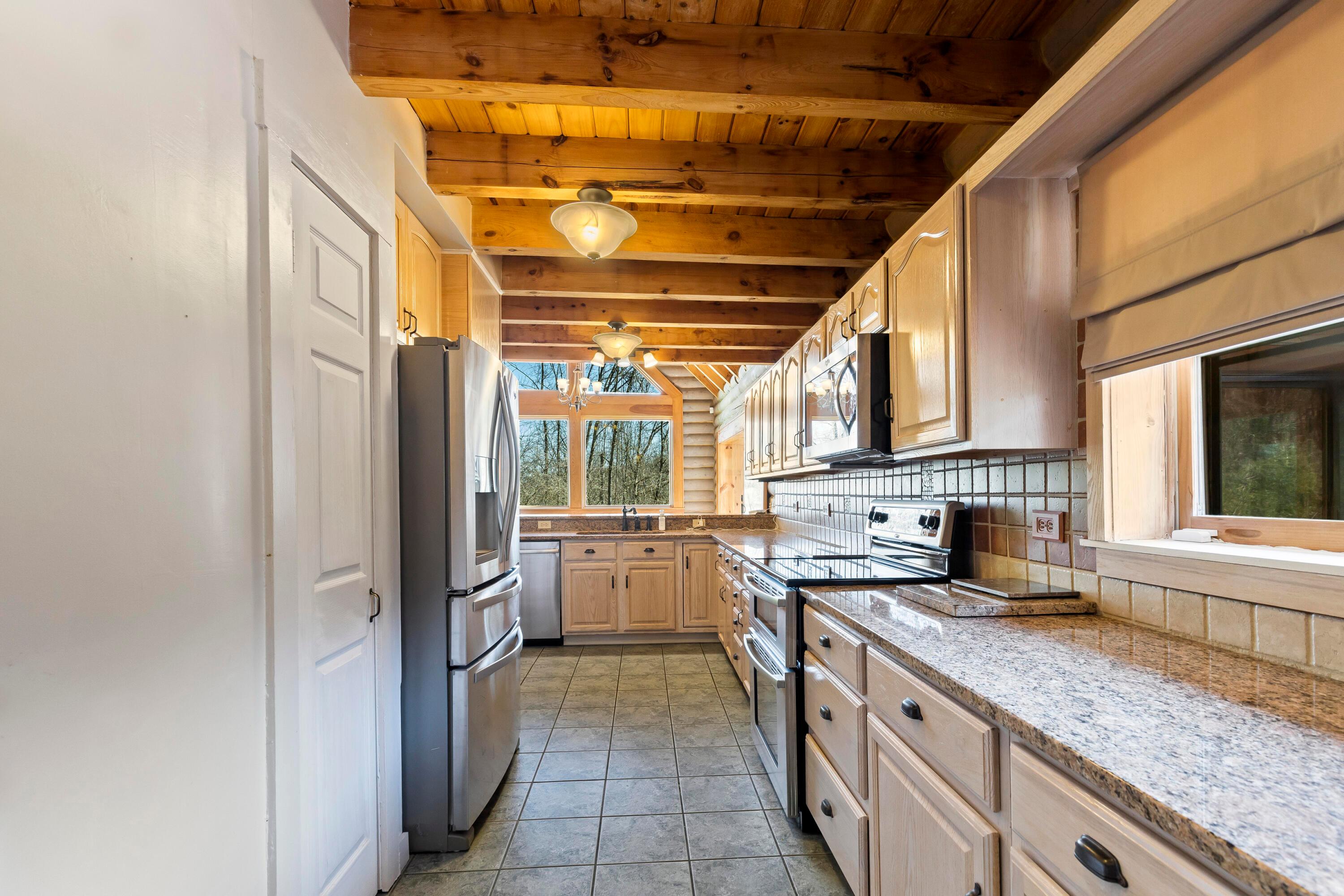 7700 Ballou Road Newark, OH 43056 - Photo 21 of 78 21. Kitchen