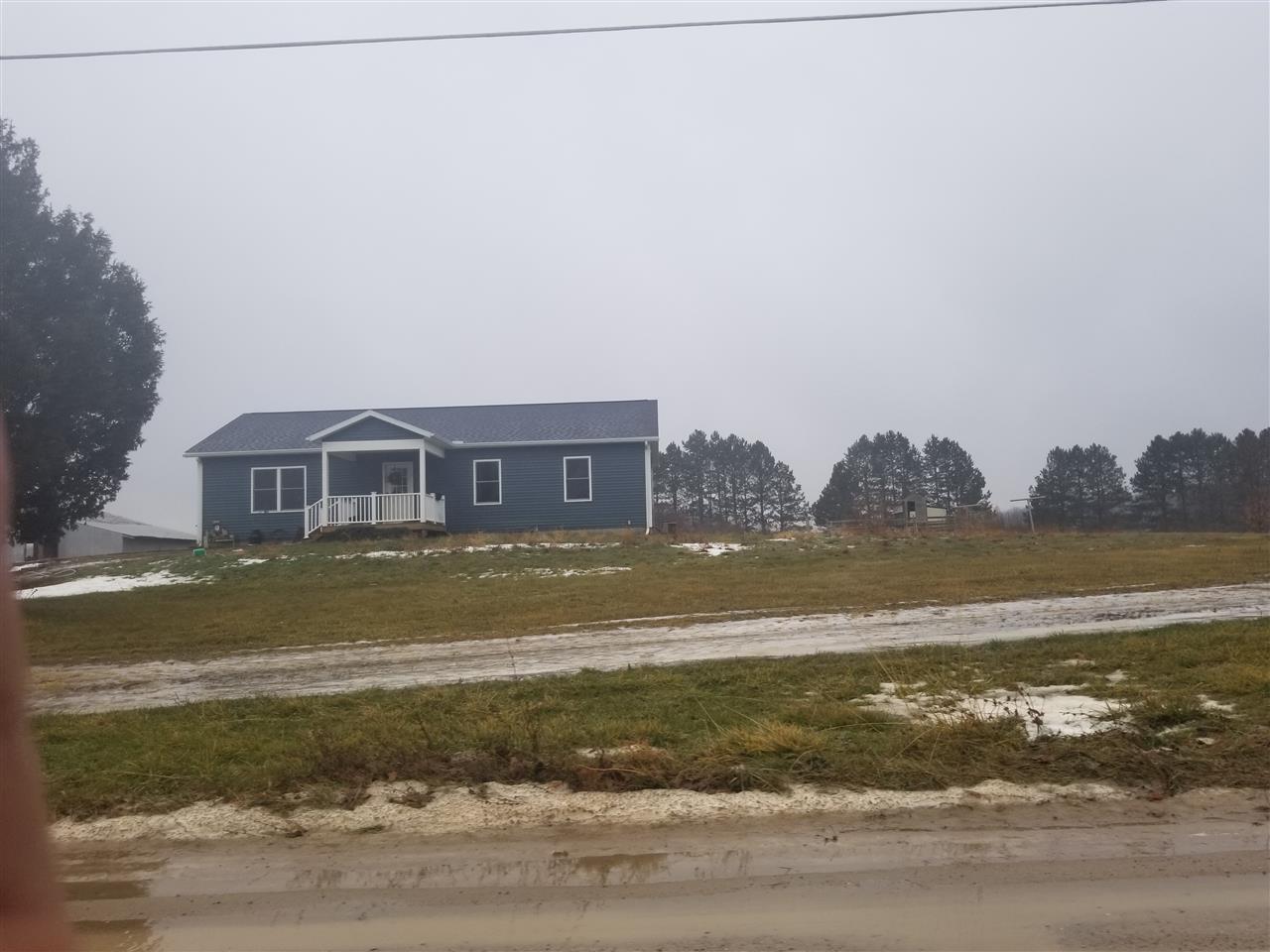7130 East Pleasant Valley Road Shepherd, MI 48883 - Photo 6 of 6 1846498-5.JPG