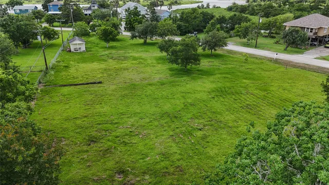 a view of an outdoor space