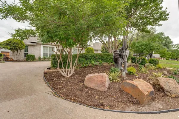 $1,175,000 | 5322 West Mockingbird Lane, Dallas, TX 75209