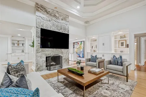 $1,175,000 | 5322 West Mockingbird Lane, Dallas, TX 75209