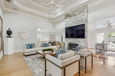 $1,175,000 | 5322 West Mockingbird Lane, Dallas, TX 75209