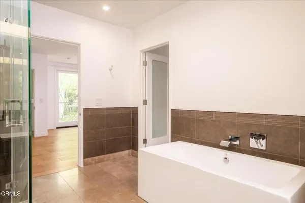 $4,700 | 1015 Figueroa Terrace, Unit 19, Los Angeles, CA 90012